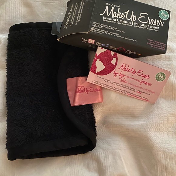 2/$30 NIB Make up Eraser FULL SIZE - Picture 2 of 2